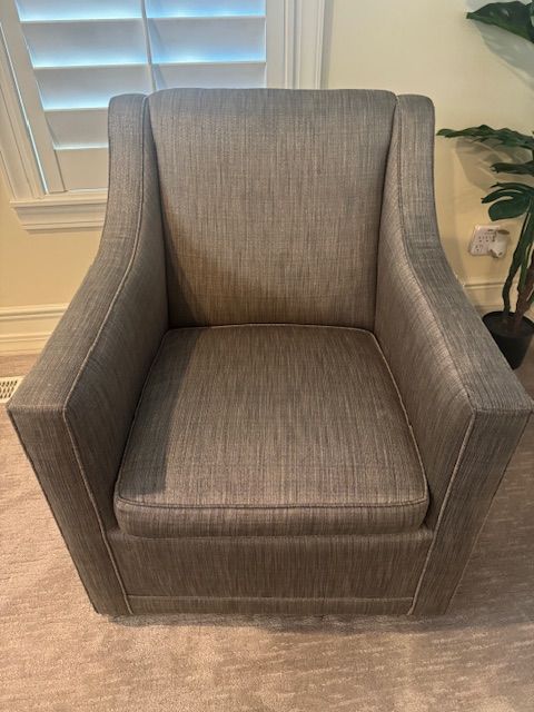 Thomasville Lexington Swivel chair; $150