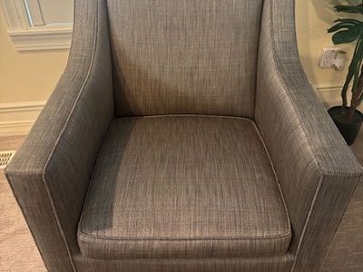 Thomasville Lexington Swivel chair; $150