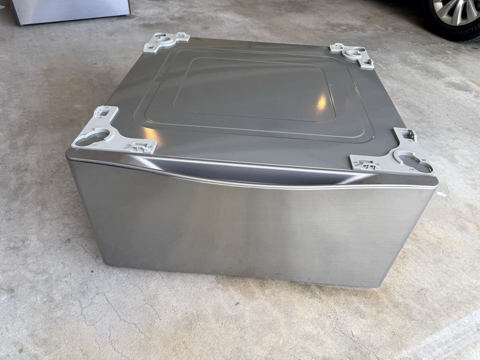LG washer pedestals