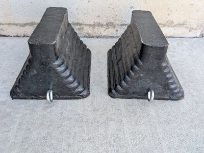 Heavy Duty Molded Rubber Wheel Chocks