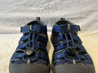 Keen Youth Size 1 Navy, Washable, Hiking Sandals
