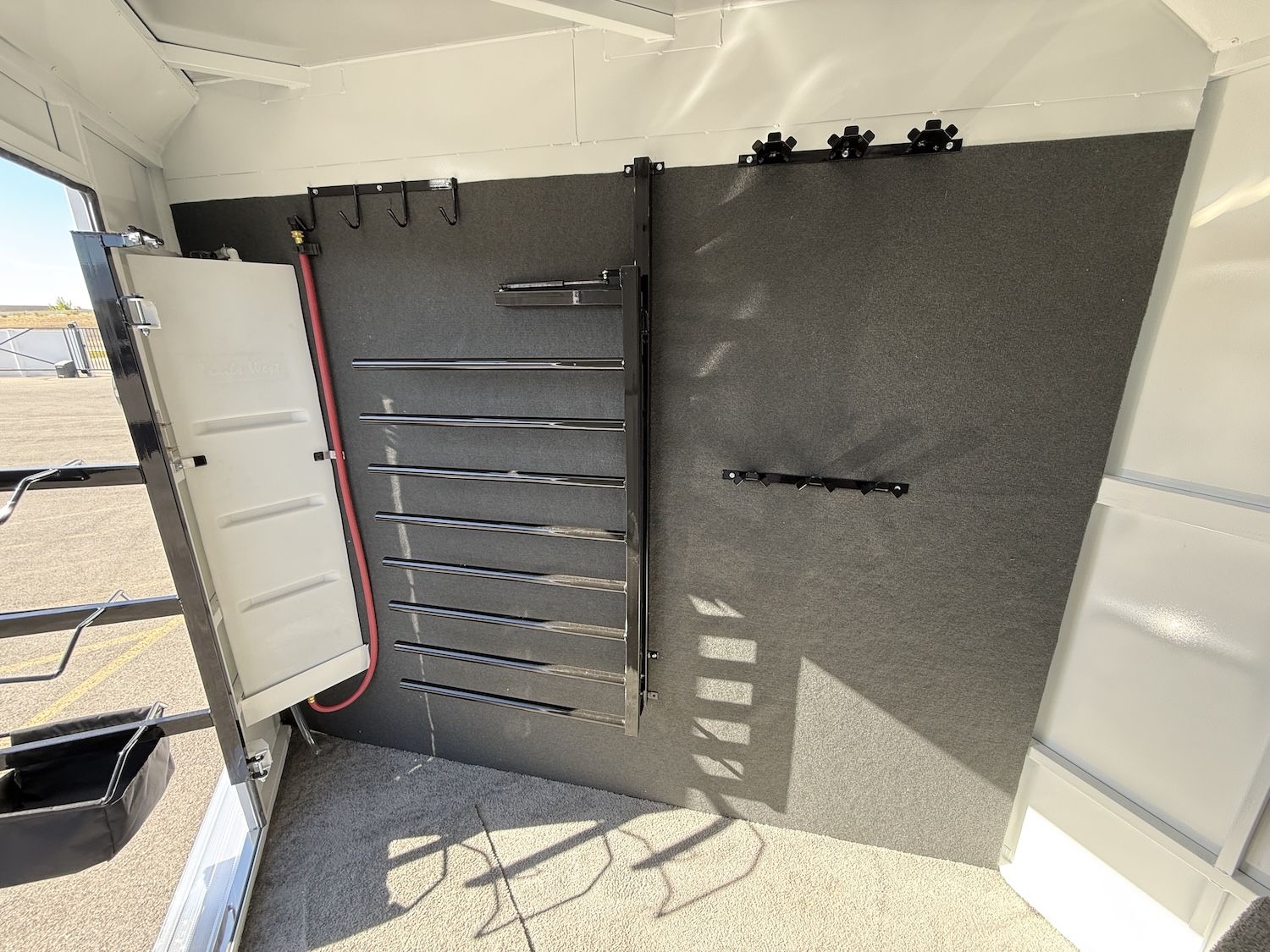 Main image 10