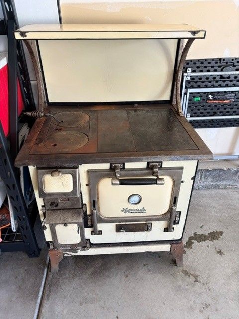 Vintage Monarch Kitchen Stove/Oven