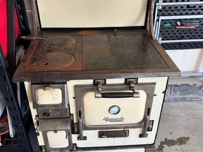 Vintage Monarch Kitchen Stove/Oven