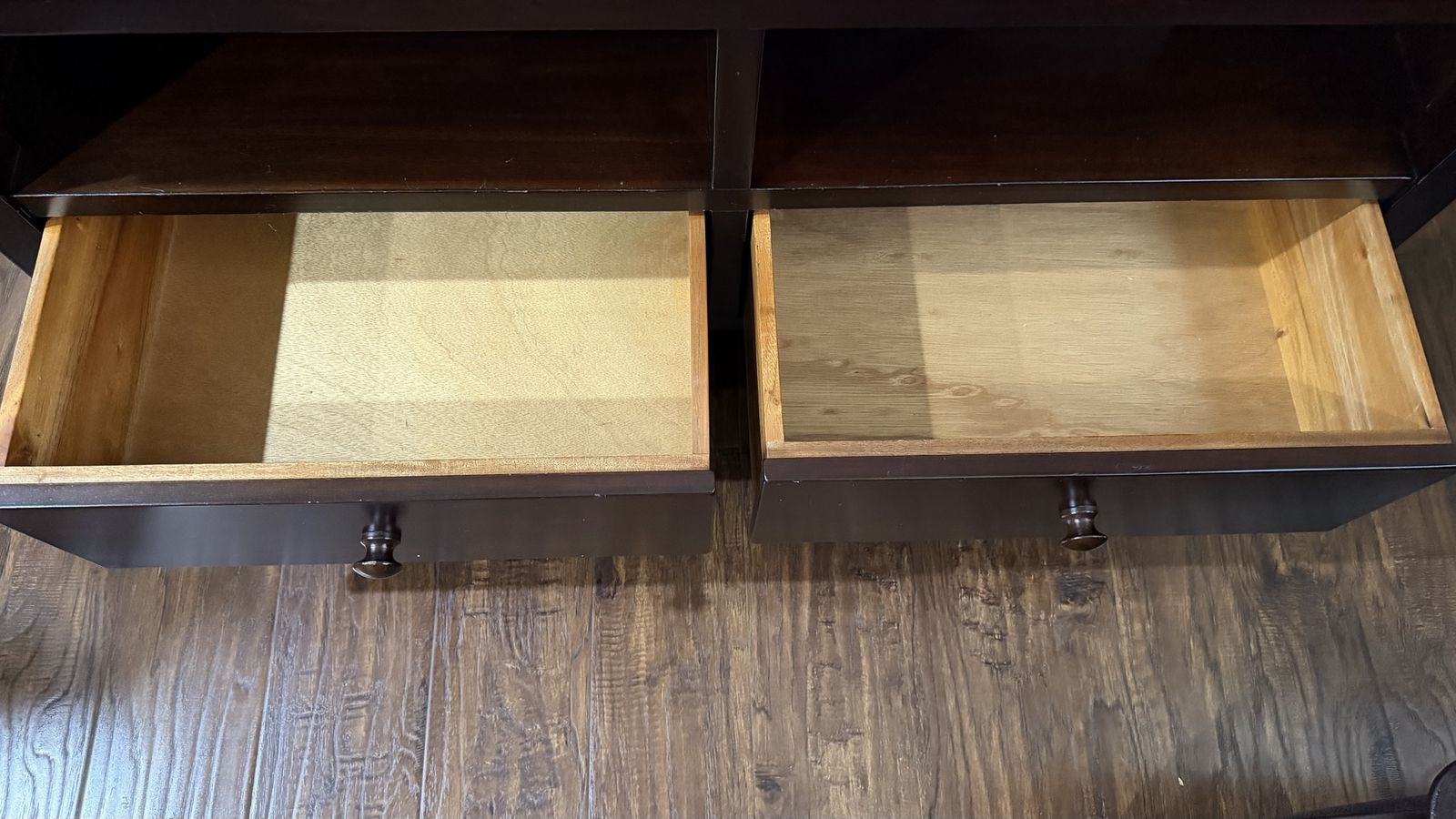 Pottery Barn dará Brown wood