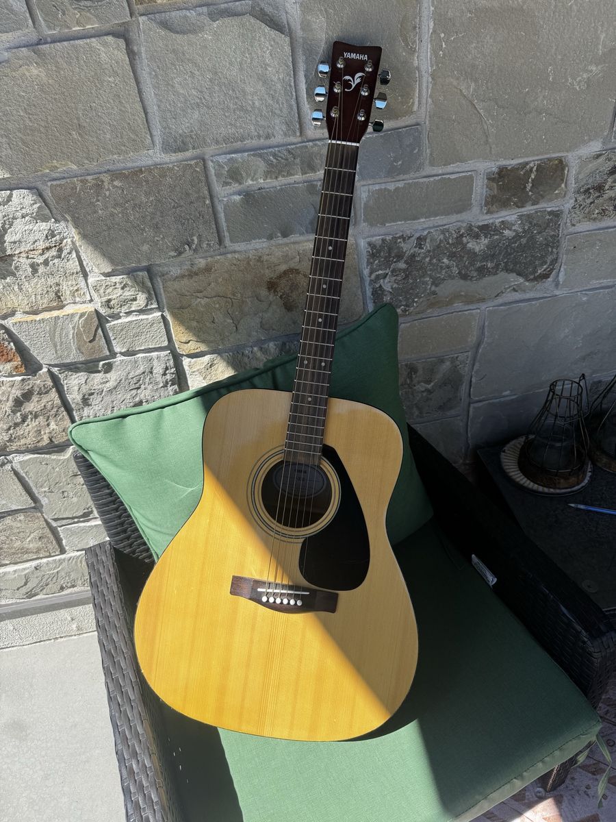 Yamaha F-310 Acoustic Guitar - Natural Finish