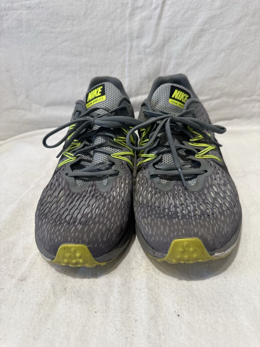 Nike zoom Winflo 5 men’s 10.5 grey running shoes