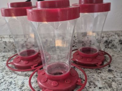 7 Hummingbird Feeders