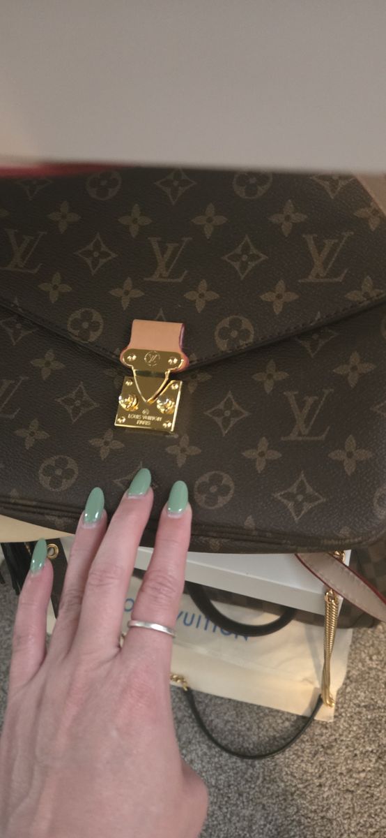 Lv purses