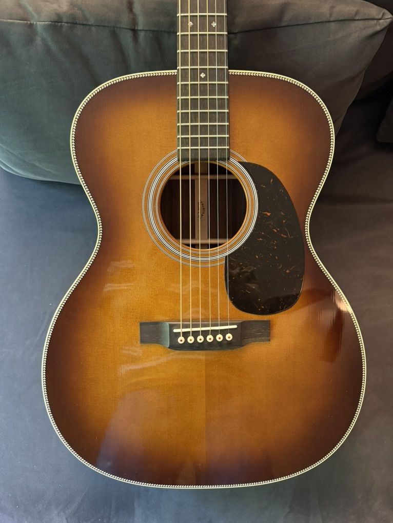 Martin 000-28 Ambertone - Acoustic Guitar