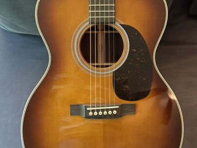 Martin 000-28 Ambertone - Acoustic Guitar