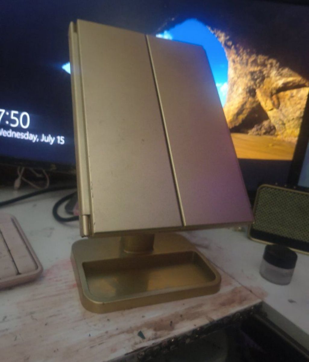 Main image 4