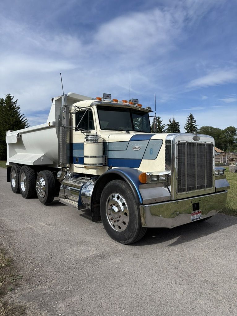 Peterbilt 379 Dump Truck