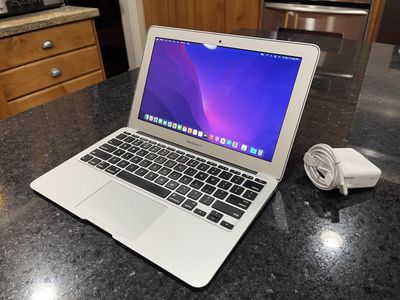 Super Clean MacBook Air 11". 2015 i5, 8GB Ram!!