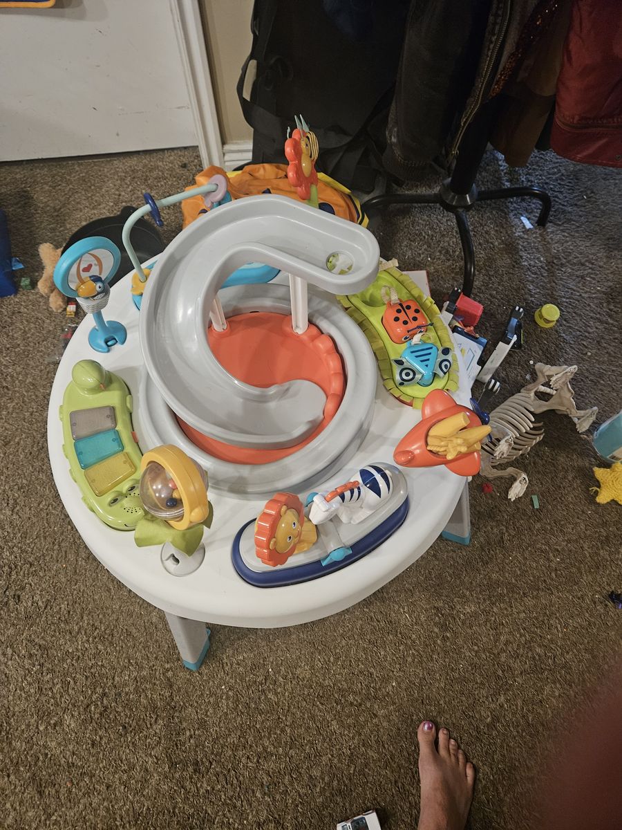 Baby Activity Center - Fisher Price