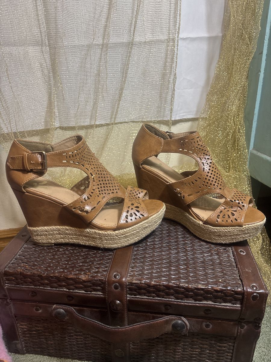 REPORT 3.5” platform sandals
