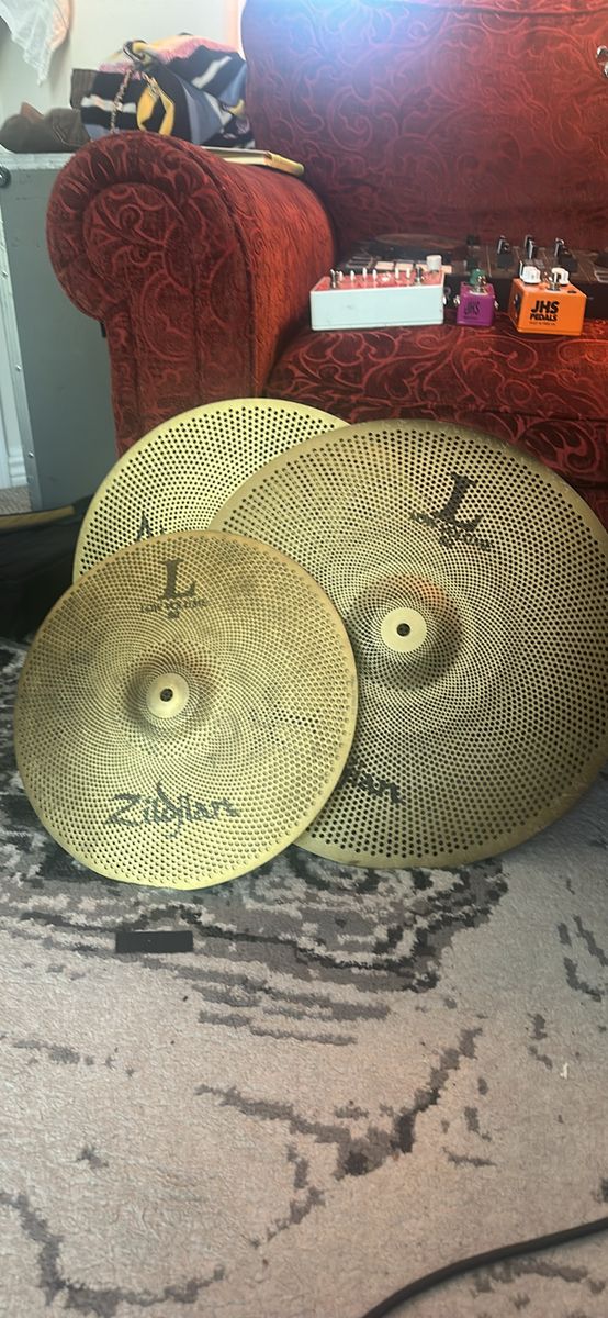 Low volume cymbals