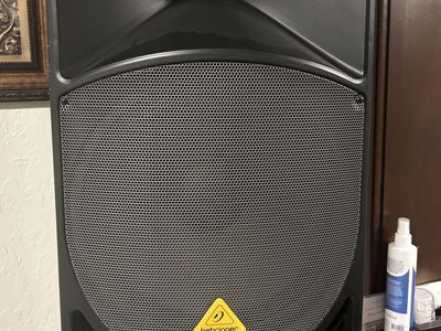 Behringer Eurolive B115W