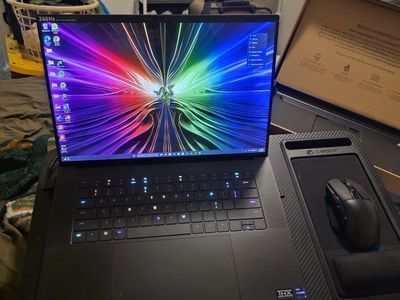Razer Blade 16 Gaming Laptop - Intel Core i9, RTX 4090 4tb 32 gb ddr5 ram oled 240 hz with cooler