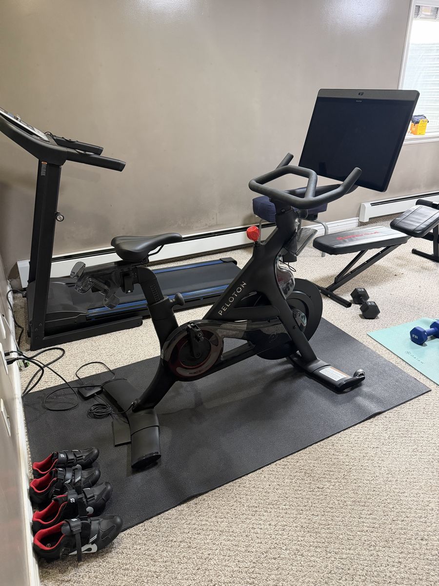 Peleton Bike+Shoes+Mat+Weights (Delivery incl)