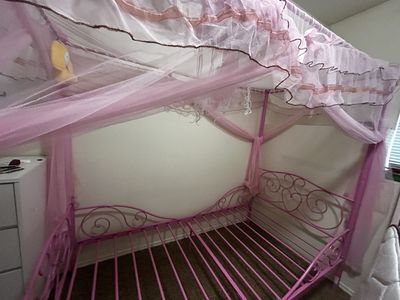 Twin bed princess style