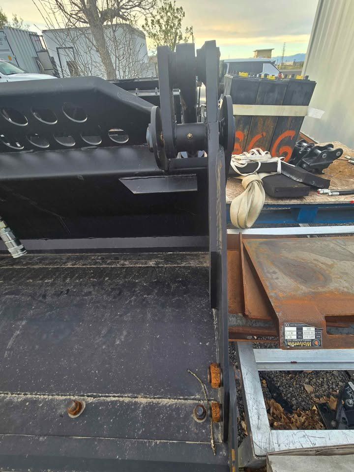 Main image 6