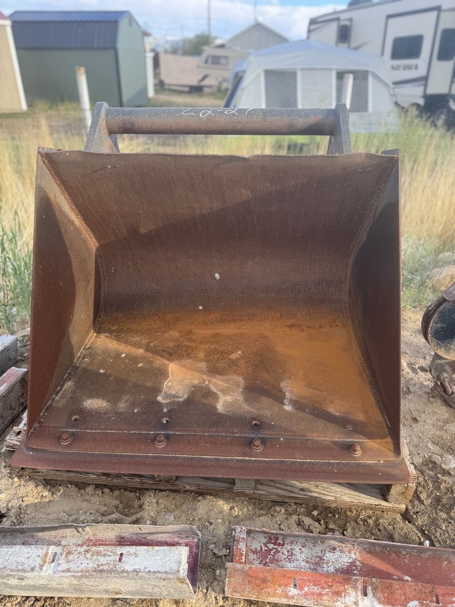 Main image 10