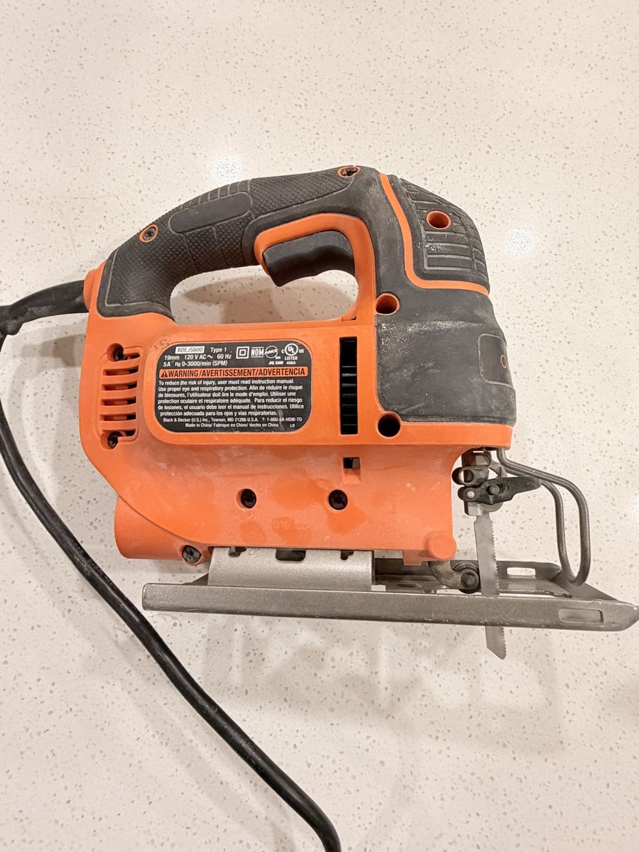 Black & Decker BDEJS600 5-Amp Corded Jigsaw with CurveControl