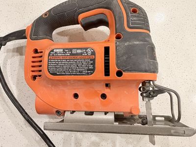 Black & Decker BDEJS600 5-Amp Corded Jigsaw with CurveControl