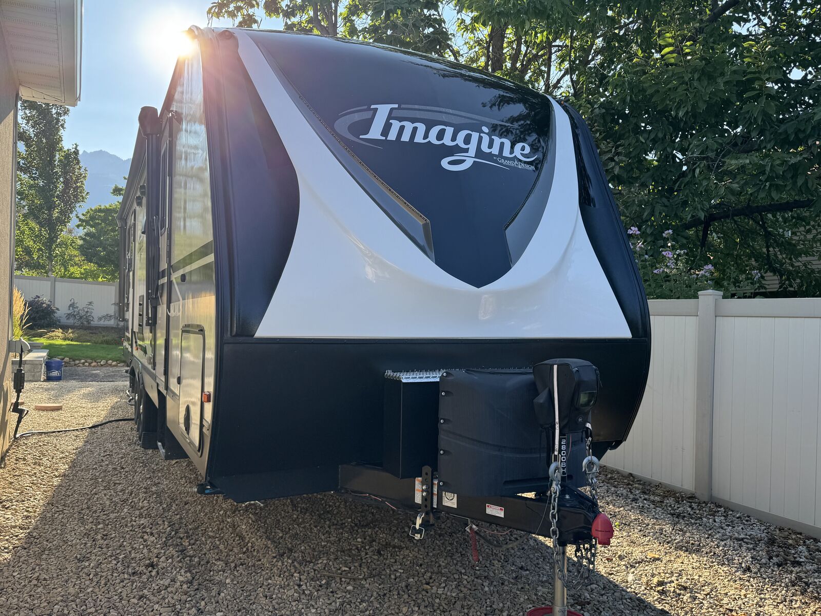 2021 GRAND DESIGN IMAGINE 2800BH – Fully upgraded, off-grid ready