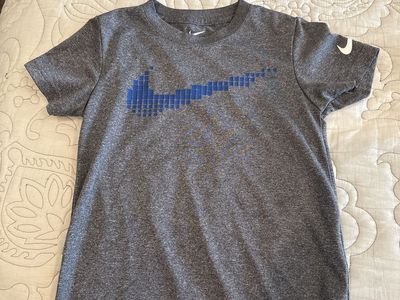 Nike Dry Fit Shirt Size 5–6