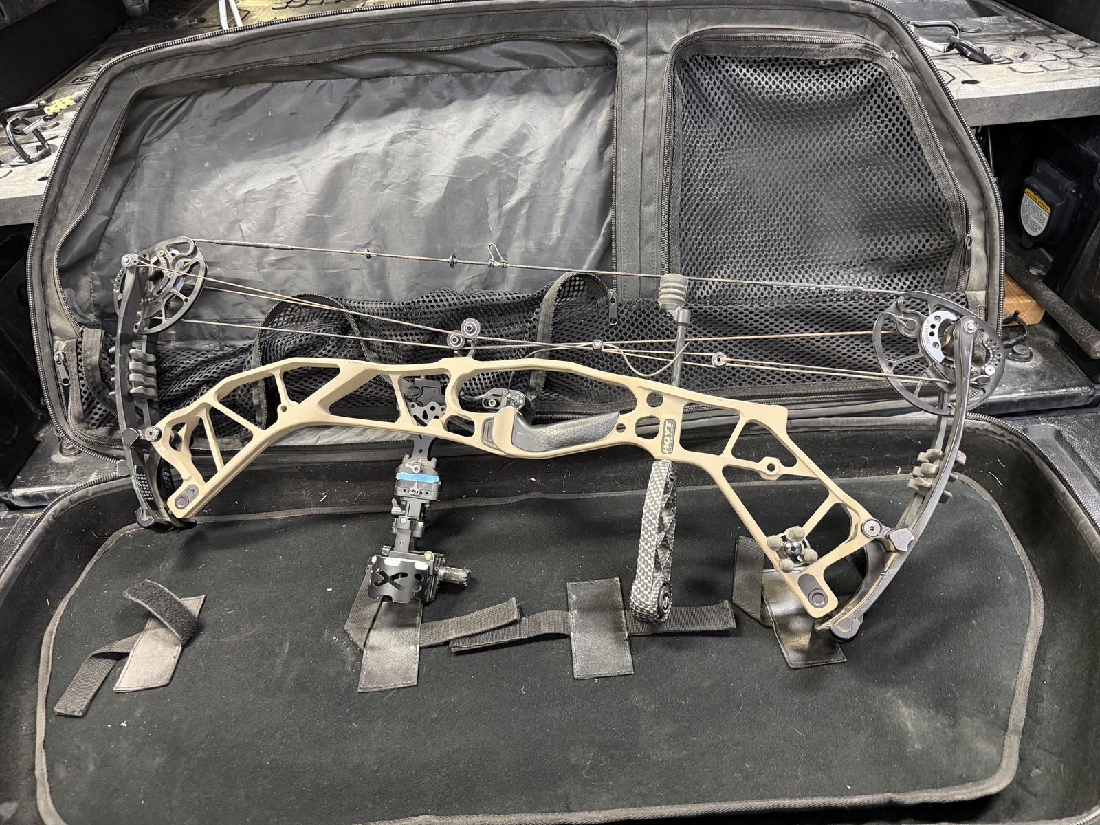 Hoyt hyperforce compound bow
