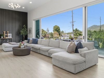 Gimma Sectional + Ottoman