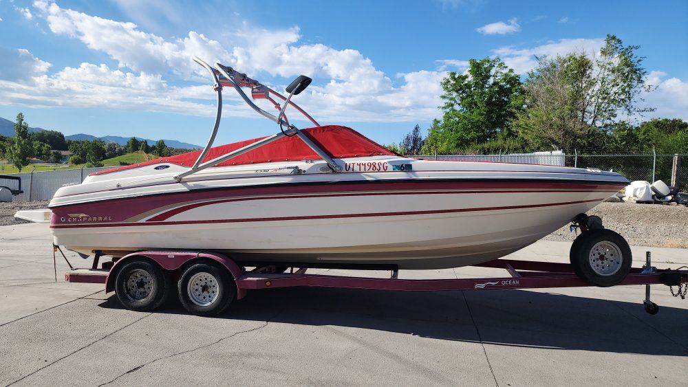 1999 Chaparral 24ft Boat