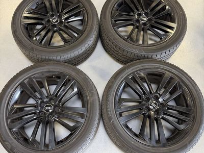 20 Inch audi Q5 Rims Black With Worn Tires