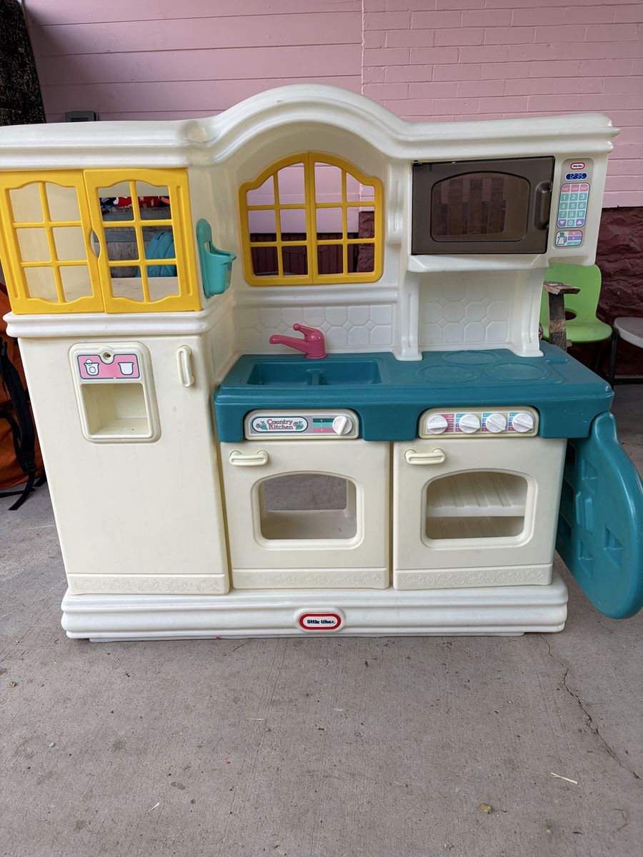 Play Kitchen