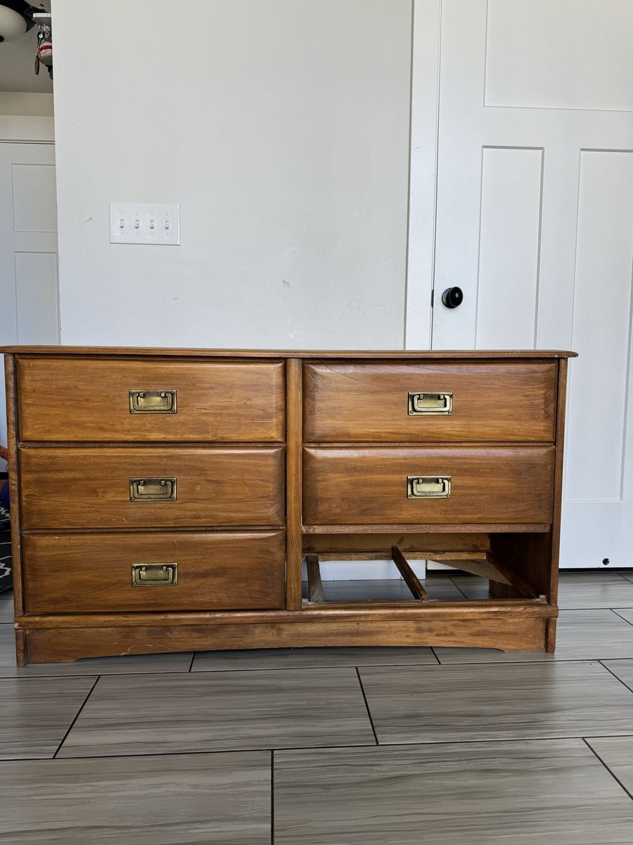 Solid wood dresser (missing one drawer)