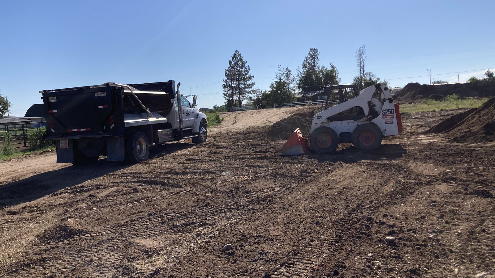 Dump truck for hire dump truck