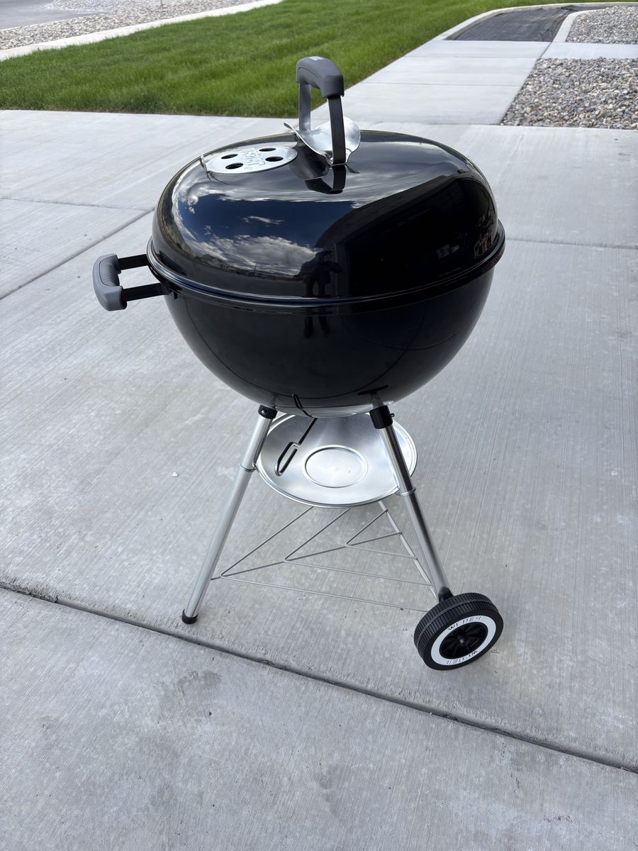 New Weber Original Kettle 18" Charcoal Grill - Black, Assembled