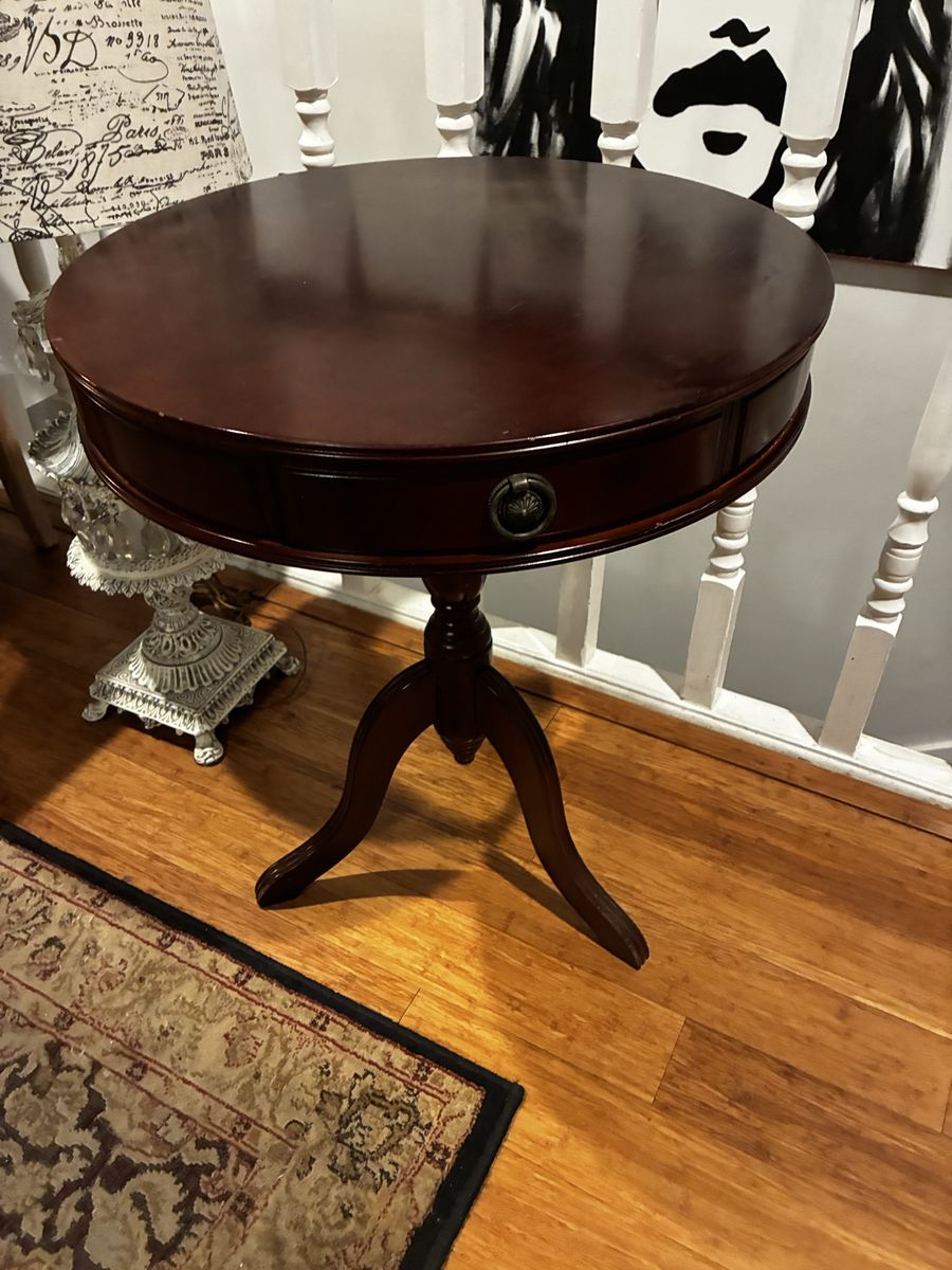 Dark Wood Round Accent Table with Single Drawer and Pedestal Base Duncan Table 