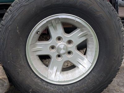 Jeep Cherokee wheel/tire
