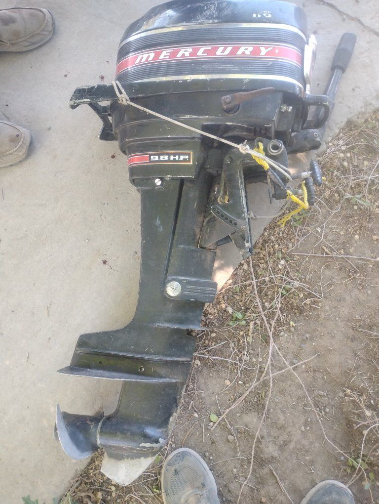 Mercury 9.8 HP Outboard Boat Motor - Used Condition