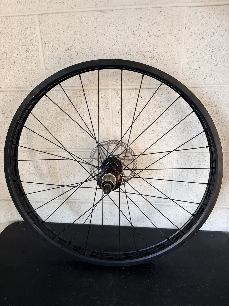 New Black Mountain Bike Rear Wheel with Disc Brake Rotor 27.5