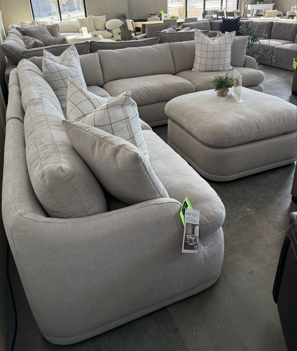 New! Modern designer style 6 pc. Cloud sectional