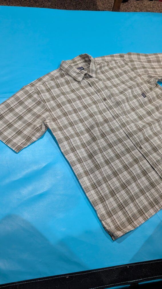 Patagonia Mens large short sleeve