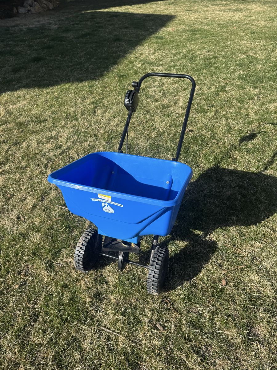 IFA Broadcast Spreader Fertilizer Seed Salt Blue