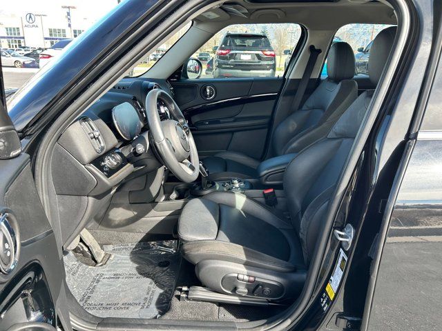 Main image 12