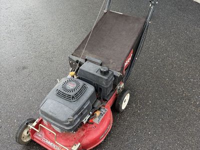 Toro Commercial 21 Lawn Mower with Kawasaki FJ180V Engine & Bag