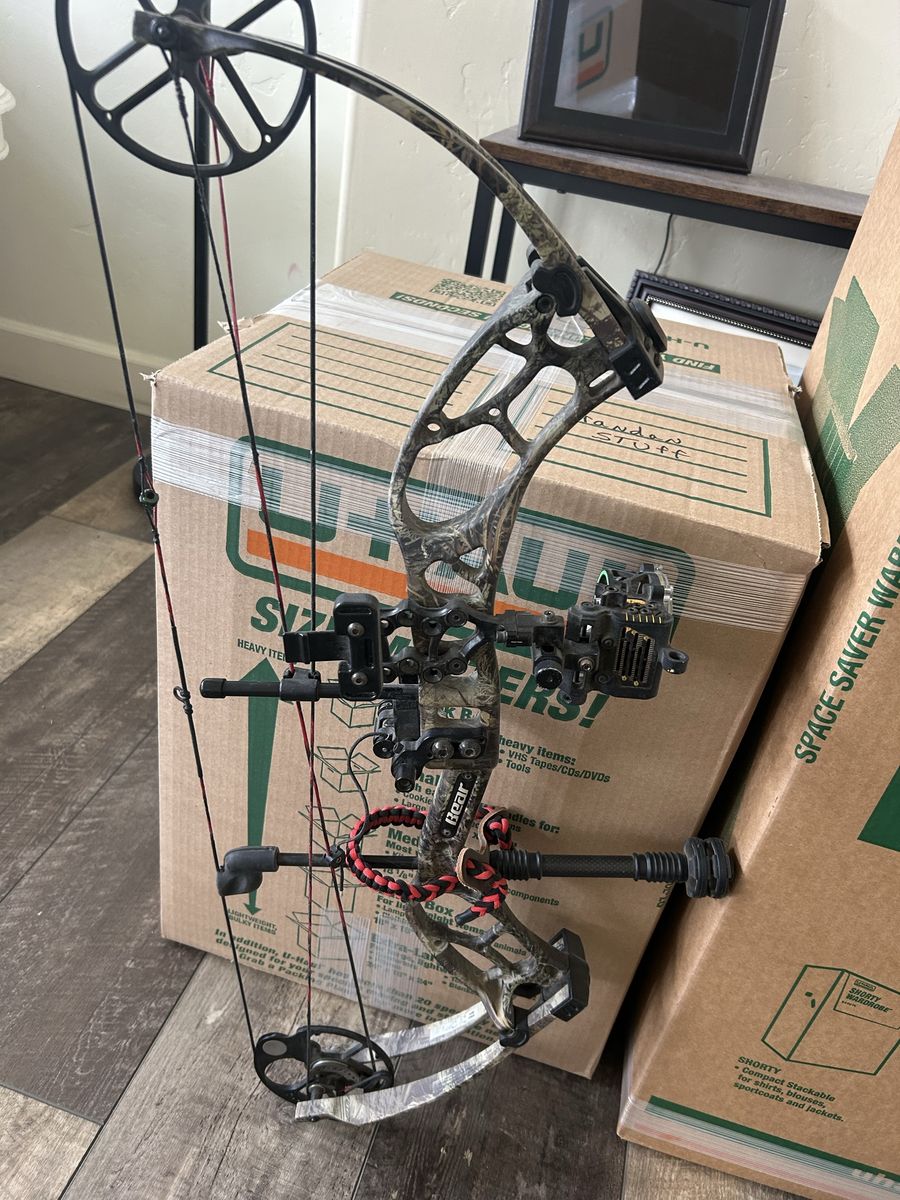 Bear Compound Bow RH