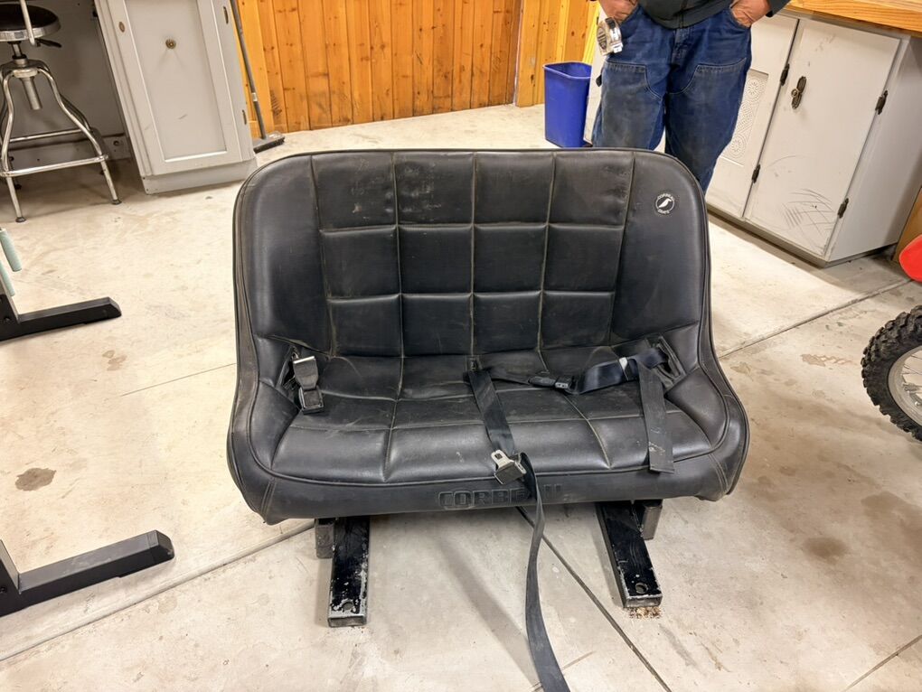 Corbeau 40 Seat With Belts